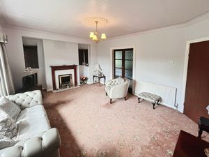 Lounge- click for photo gallery